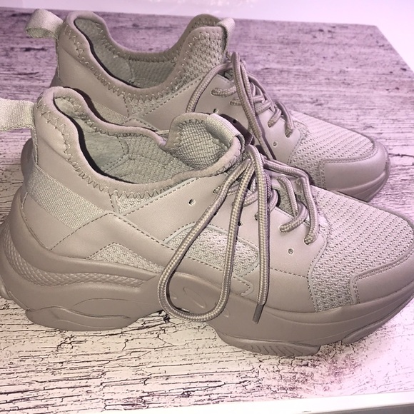 Steve Madden Shoes - Steve Madden Myles Taupe tennis shoes